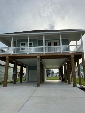 4002 Mendocino Galveston TX 77554