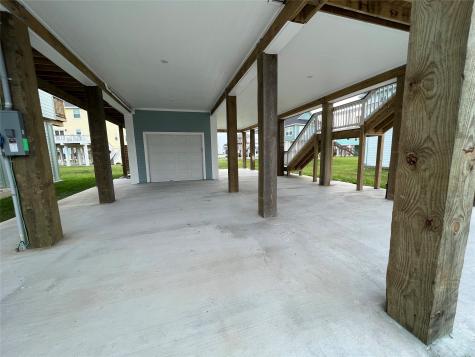 4002 Mendocino Galveston TX 77554