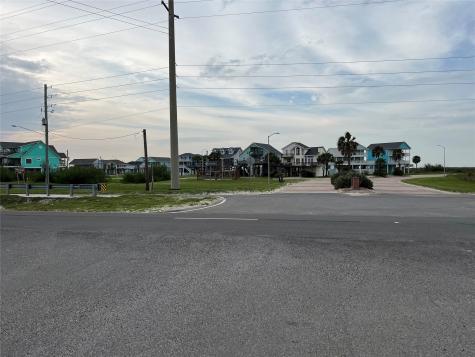 4002 Mendocino Galveston TX 77554