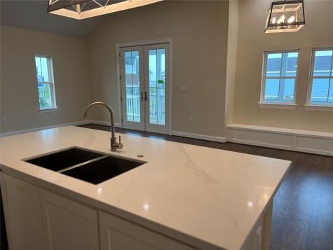 4002 Mendocino Galveston TX 77554