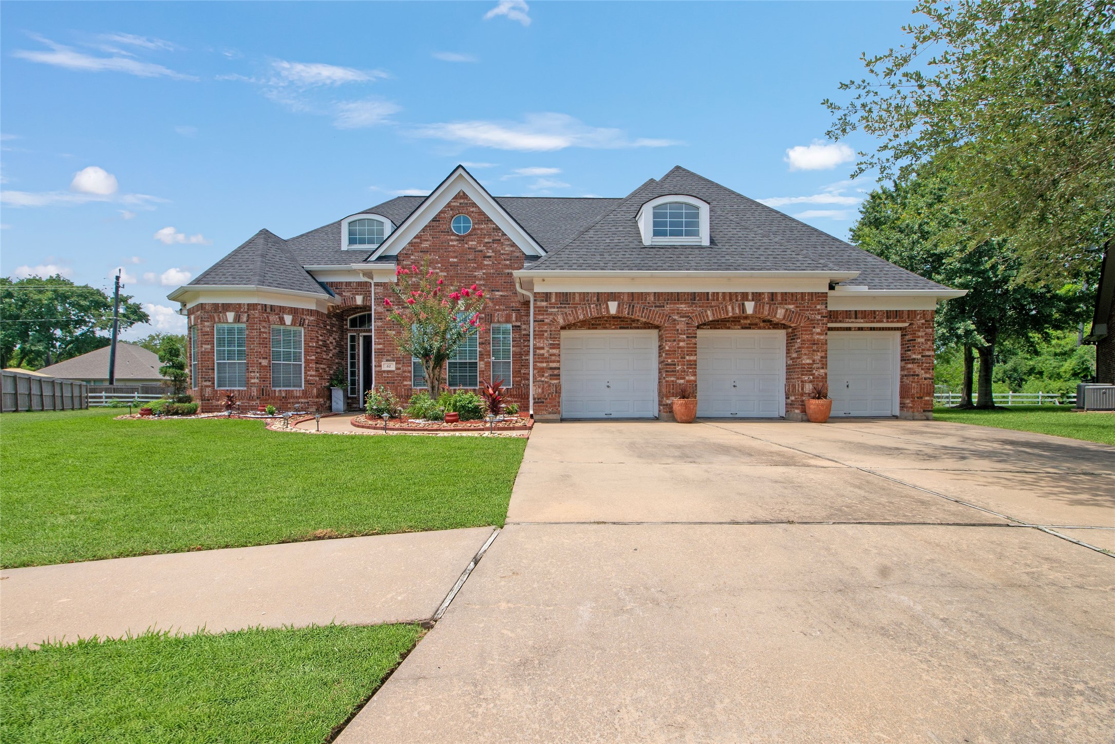 61 Southernwood Court Lake Jackson TX 77566