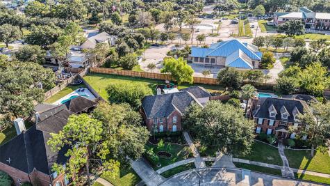 916 Laurelfield Drive Friendswood TX 77546