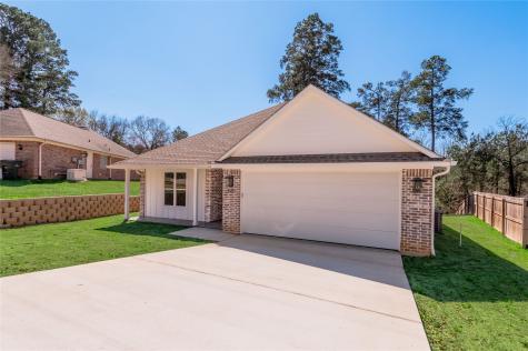 825 Village Gate Circle Nacogdoches TX 75961