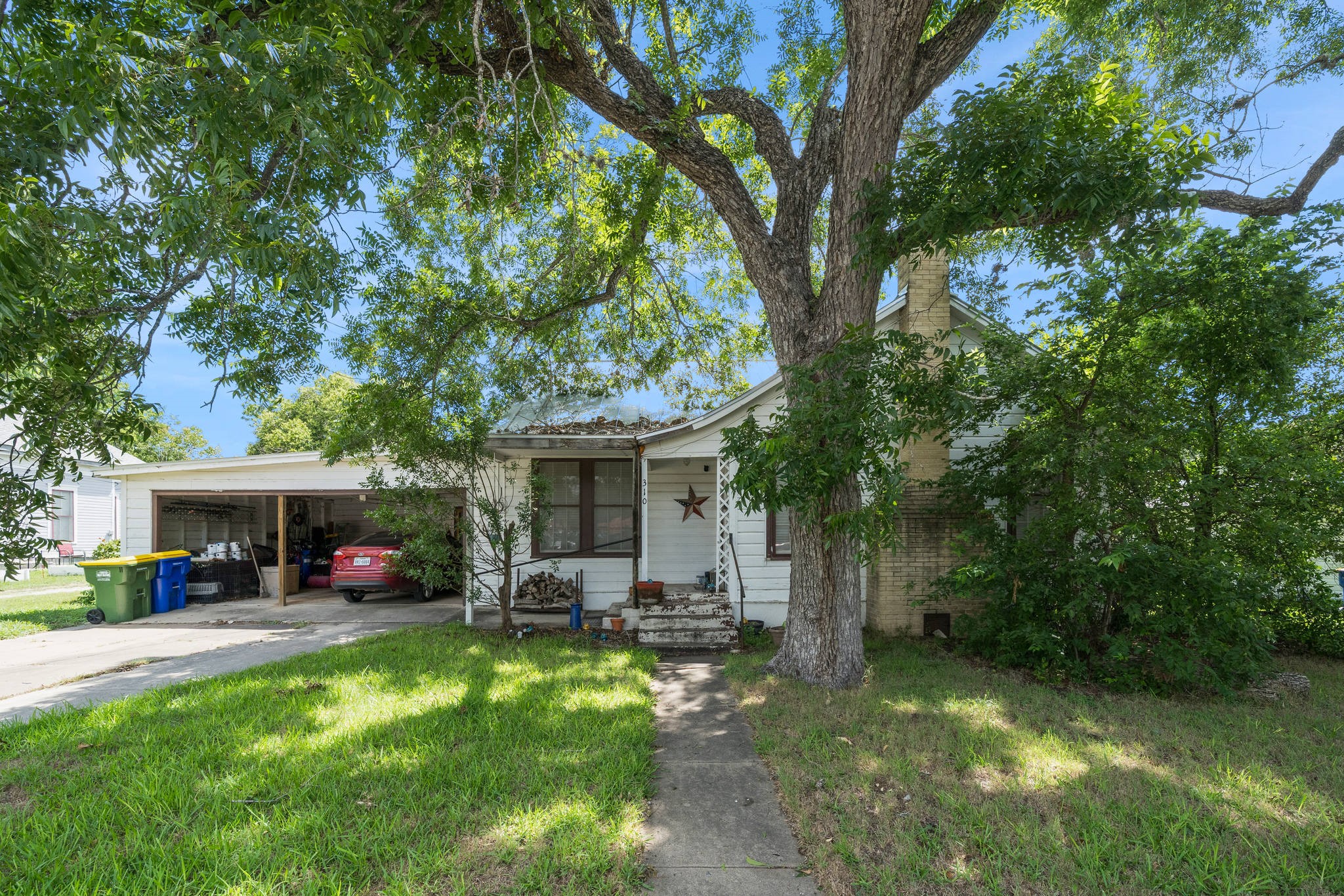 310 Darst Street Gonzales TX 78629