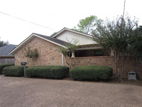 1211 N Fulton Street Wharton TX 77488