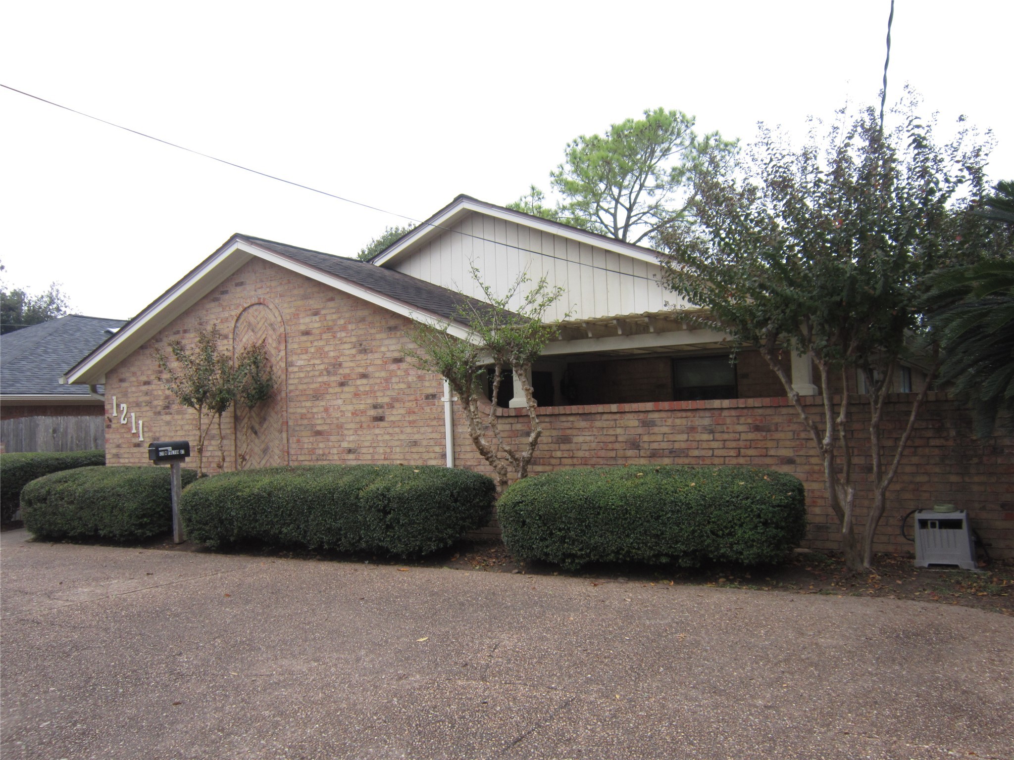 1211 N Fulton Street Wharton TX 77488