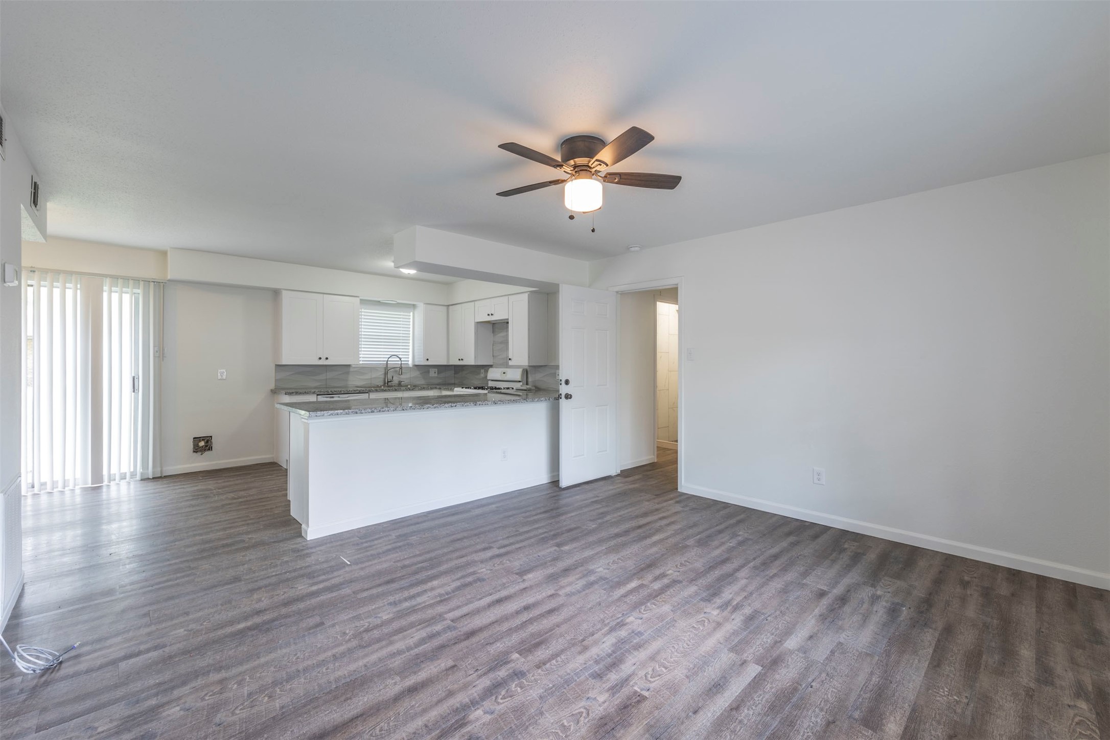 208 N Shirley Lane Willis TX 77378