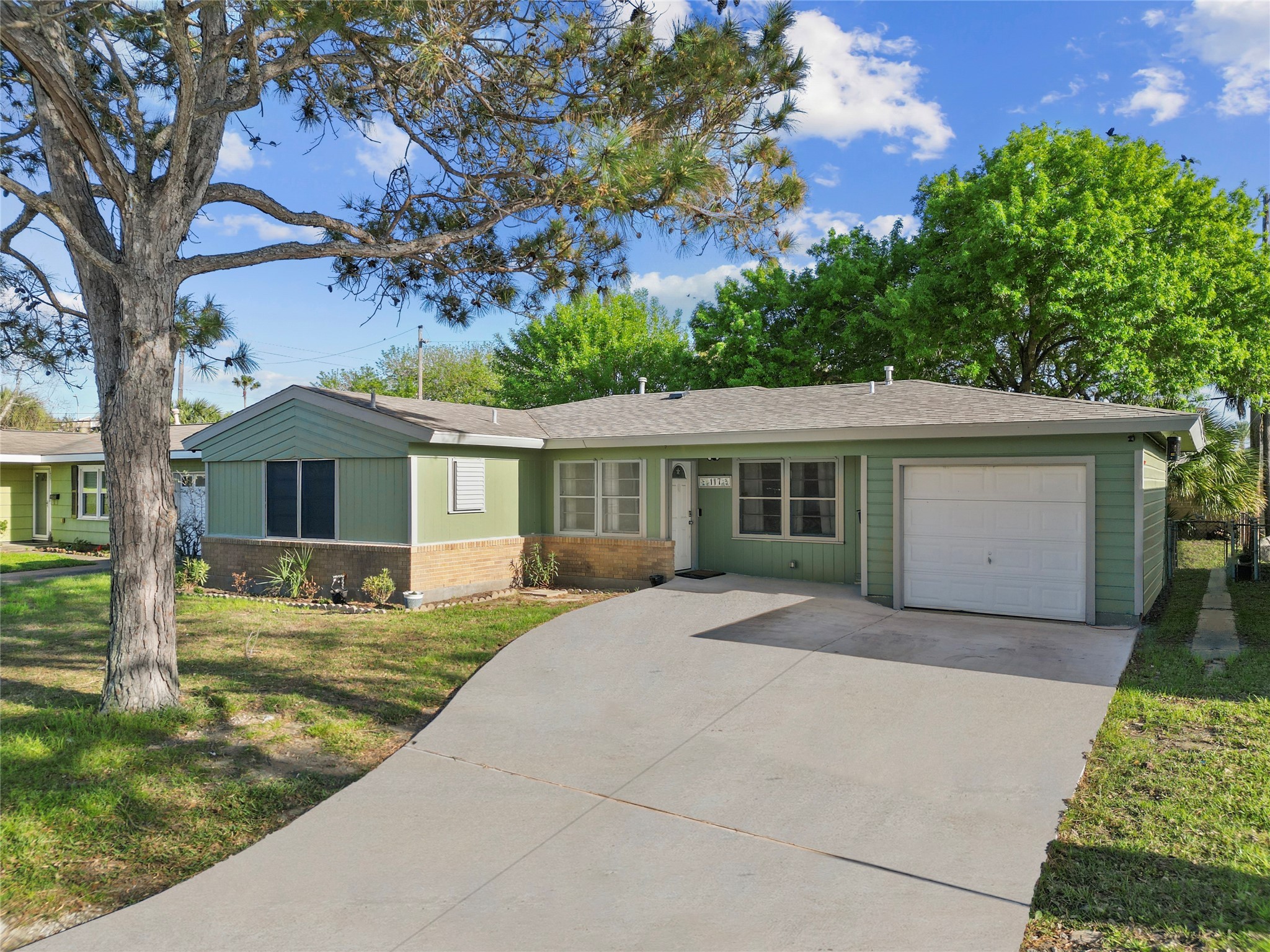 117 Tuna Street Galveston TX 77550
