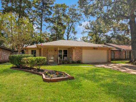 2722 Foliage Green Drive Kingwood TX 77339