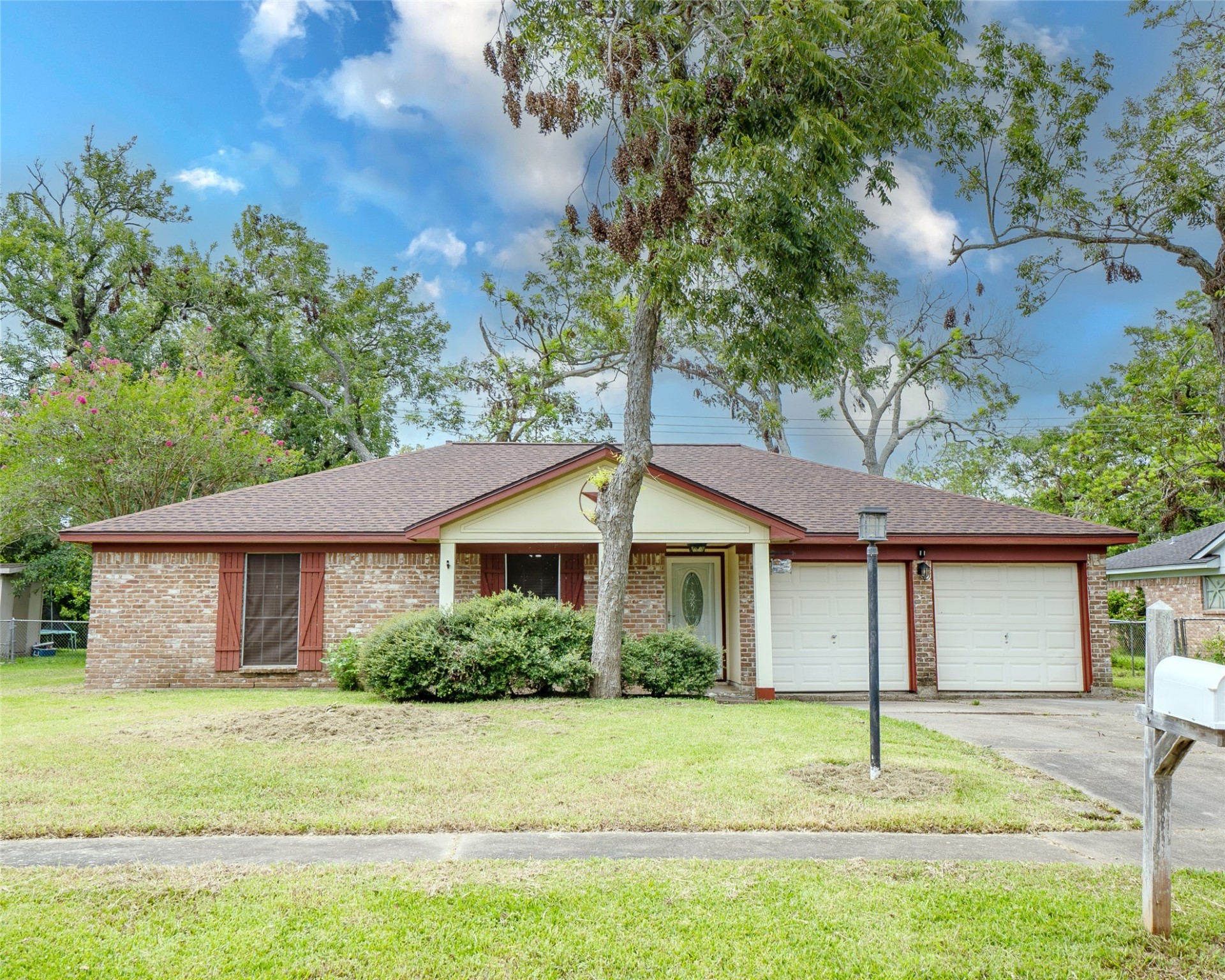 127 Dogwood Street Lake Jackson TX 77566