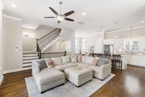 843 Fisher Street B Houston TX 77018