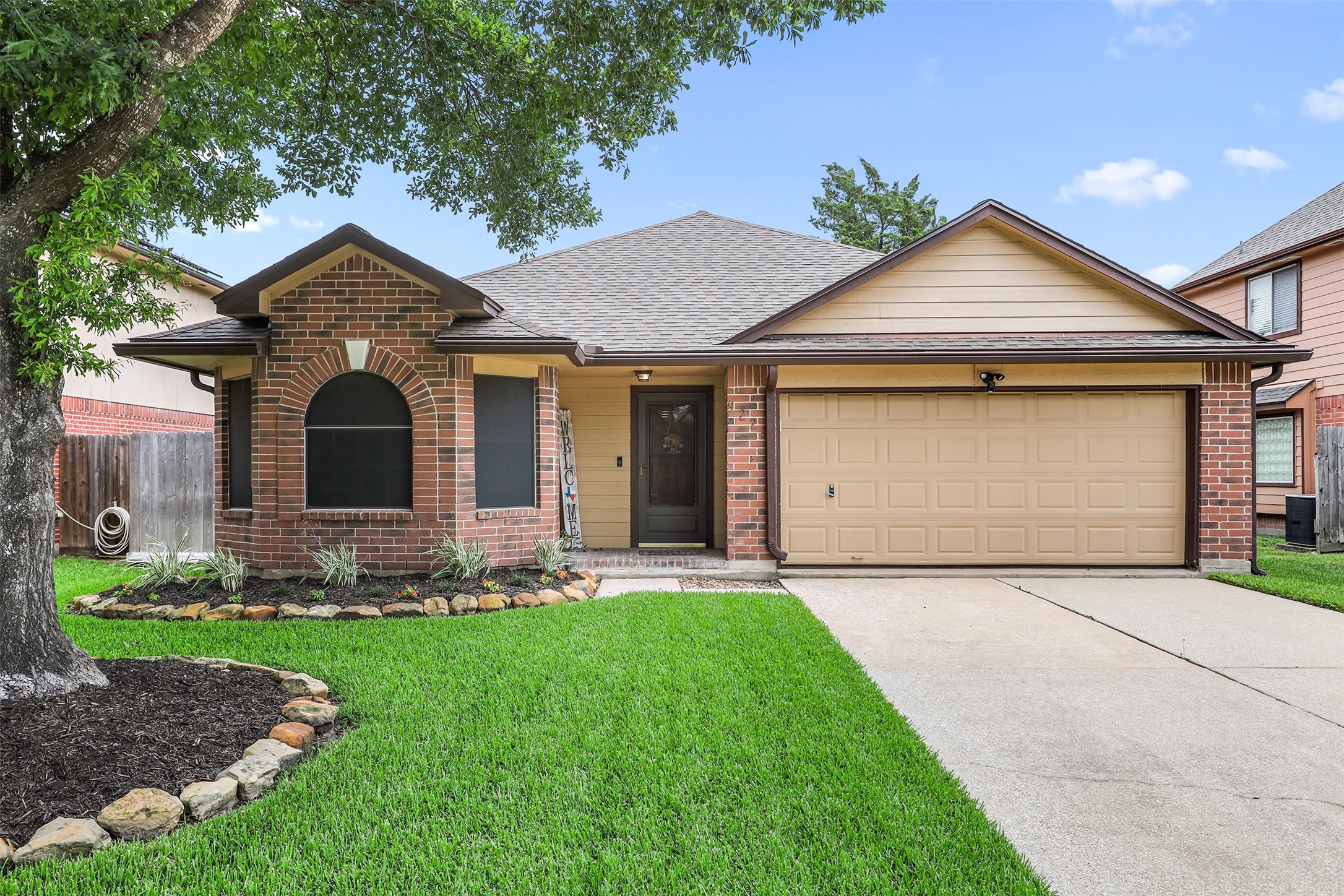 9225 Mahan Drive La Porte TX 77571