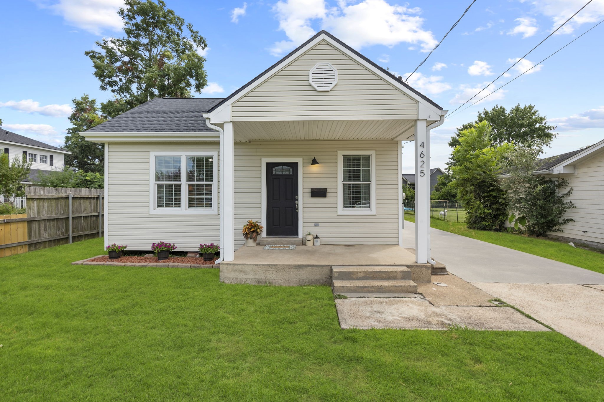 4625 Cleveland Avenue Groves TX 77619