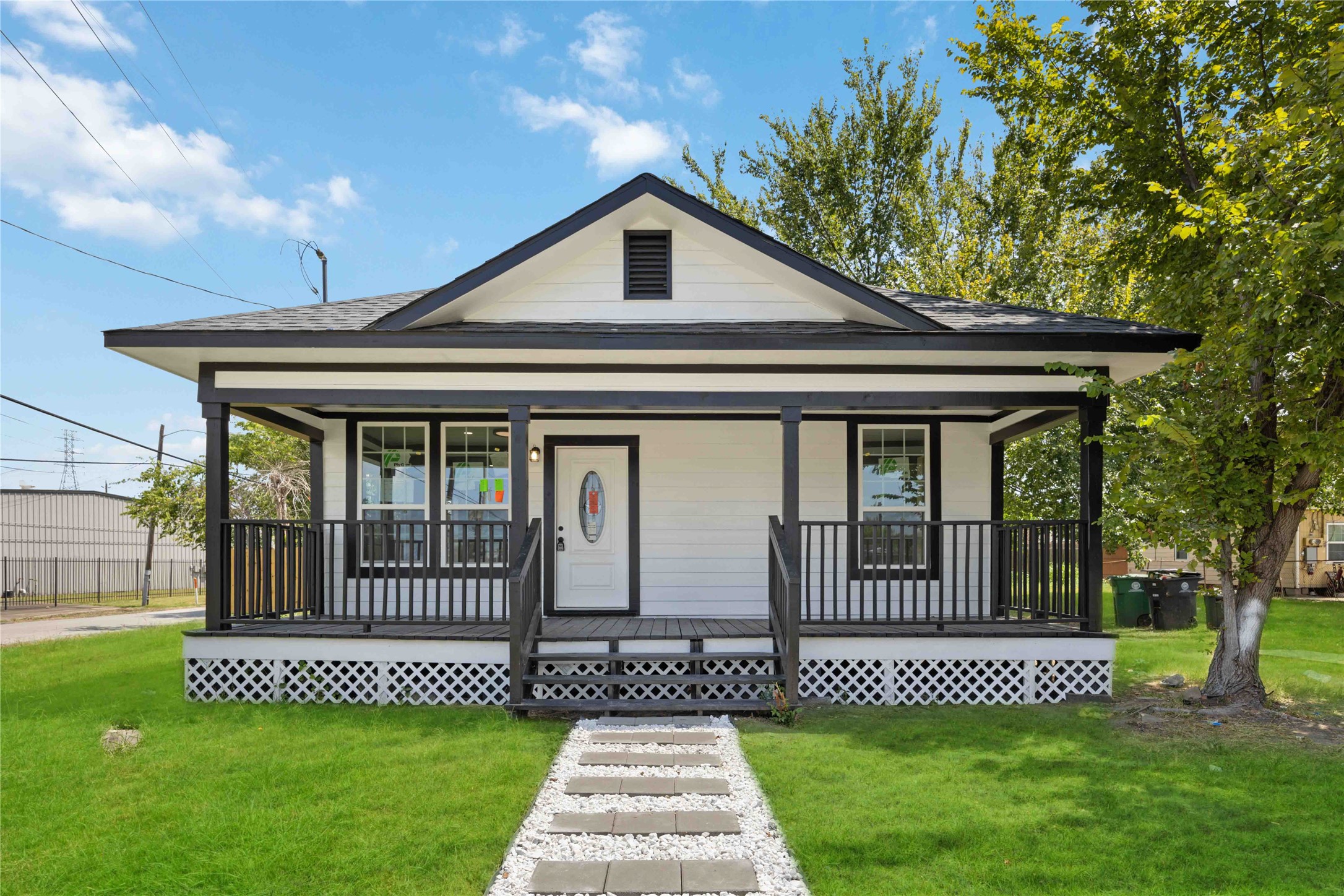 8826 John Street, Houston, TX 77012 | Phyllis Browning Company