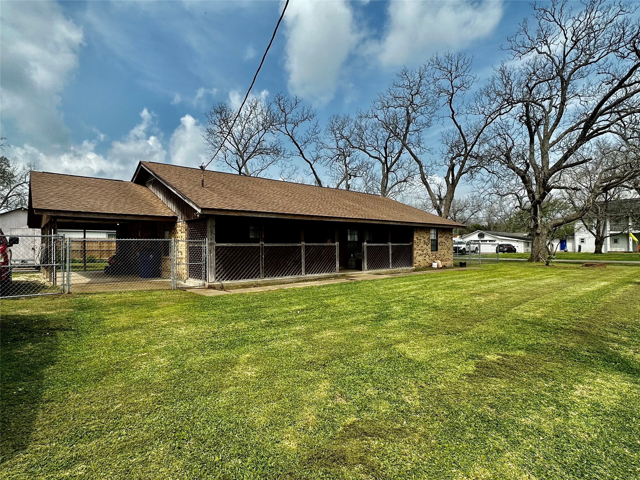 906 N Market Street Brazoria TX 77422