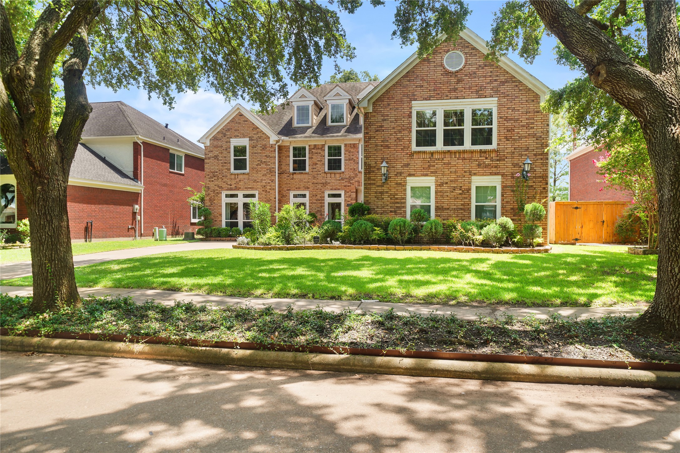 167 S Hall Drive Sugar Land TX 77478