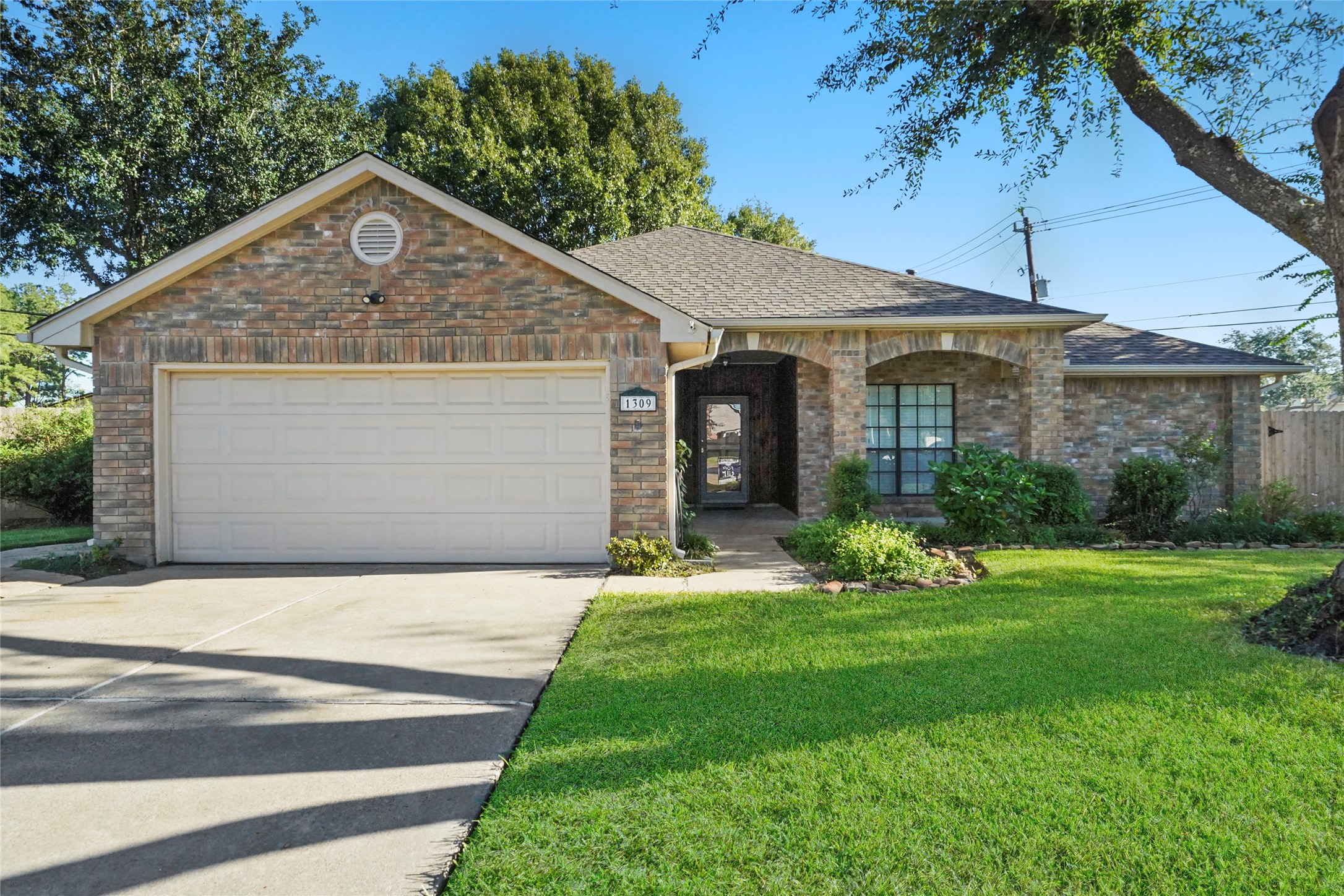 1309 Garden Court Deer Park TX 77536