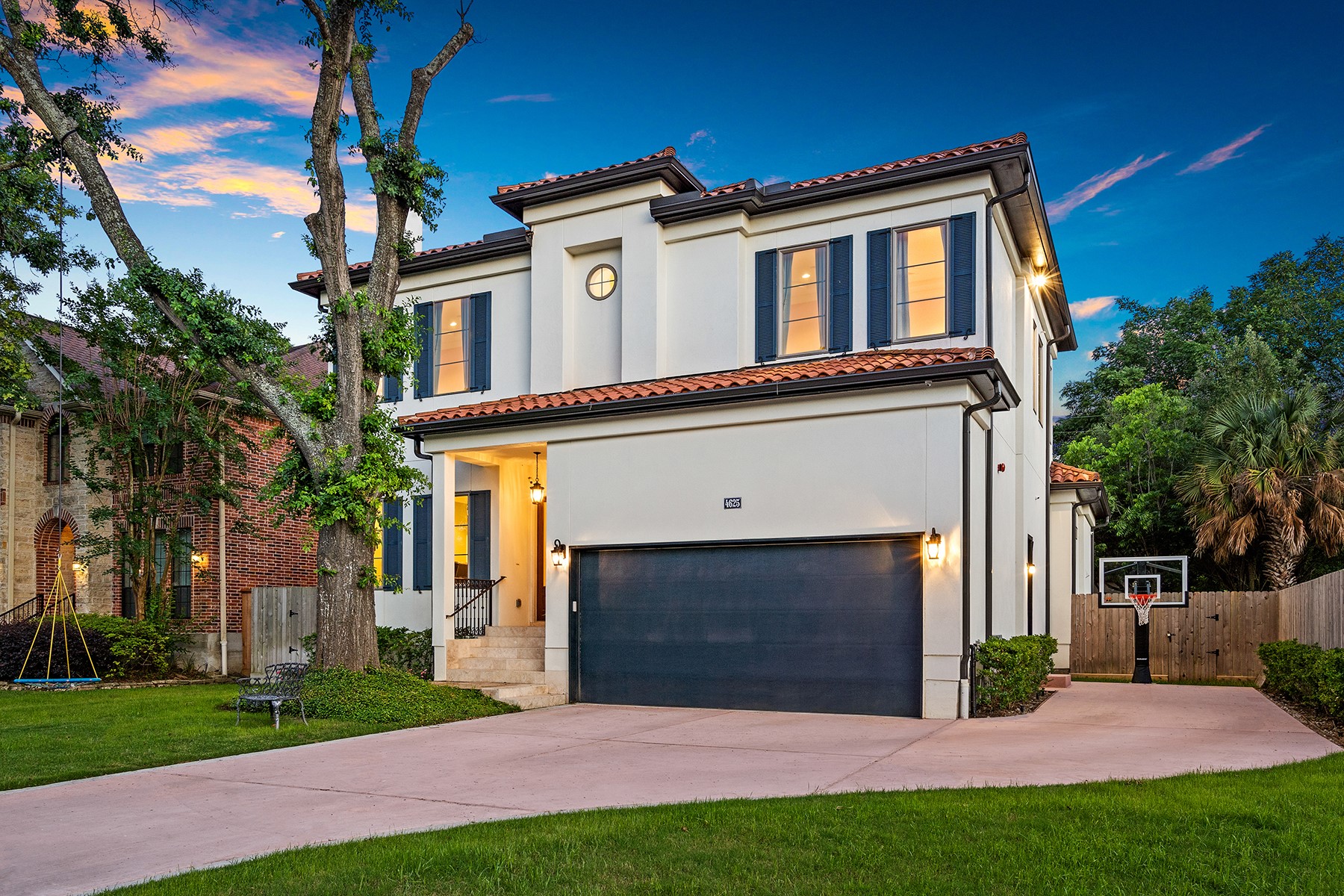 4625 Cedar Oaks Lane Bellaire TX 77401