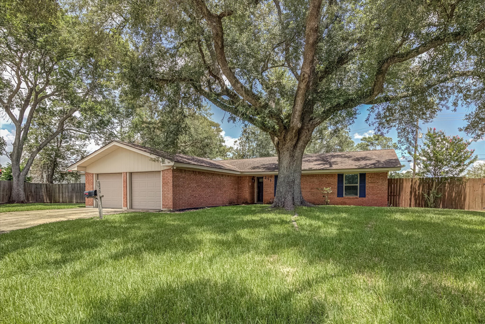 211 Chestnut Street Lake Jackson TX 77566