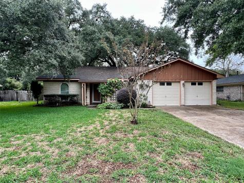 532 Sycamore Street Lake Jackson TX 77566