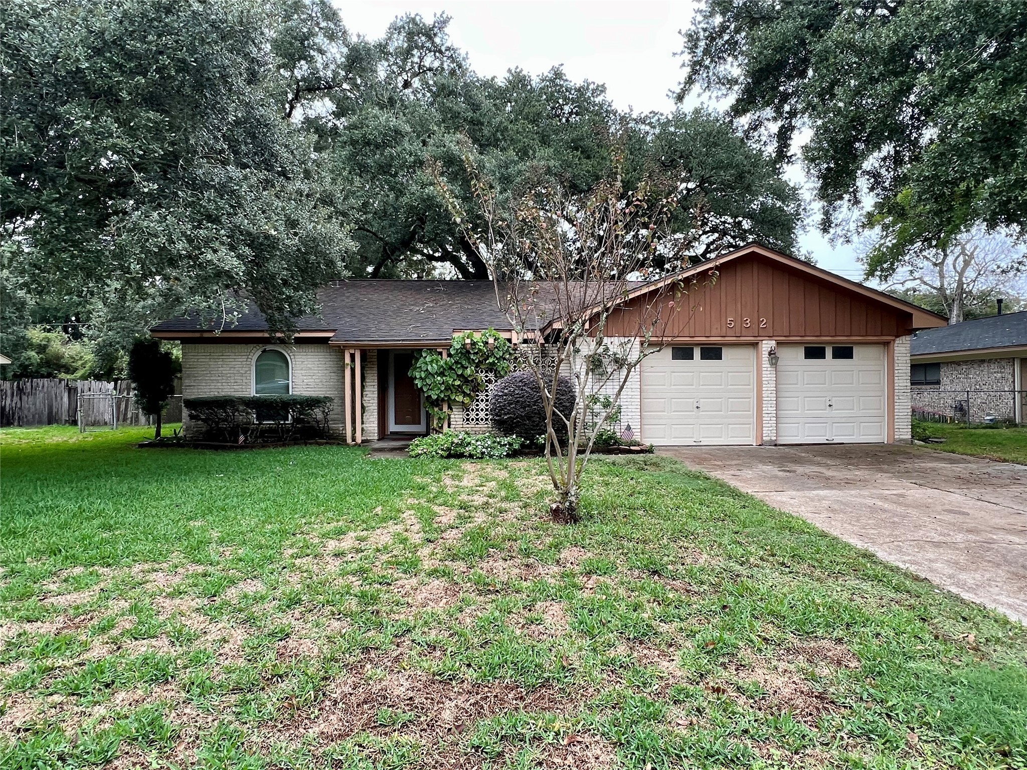 532 Sycamore Street Lake Jackson TX 77566
