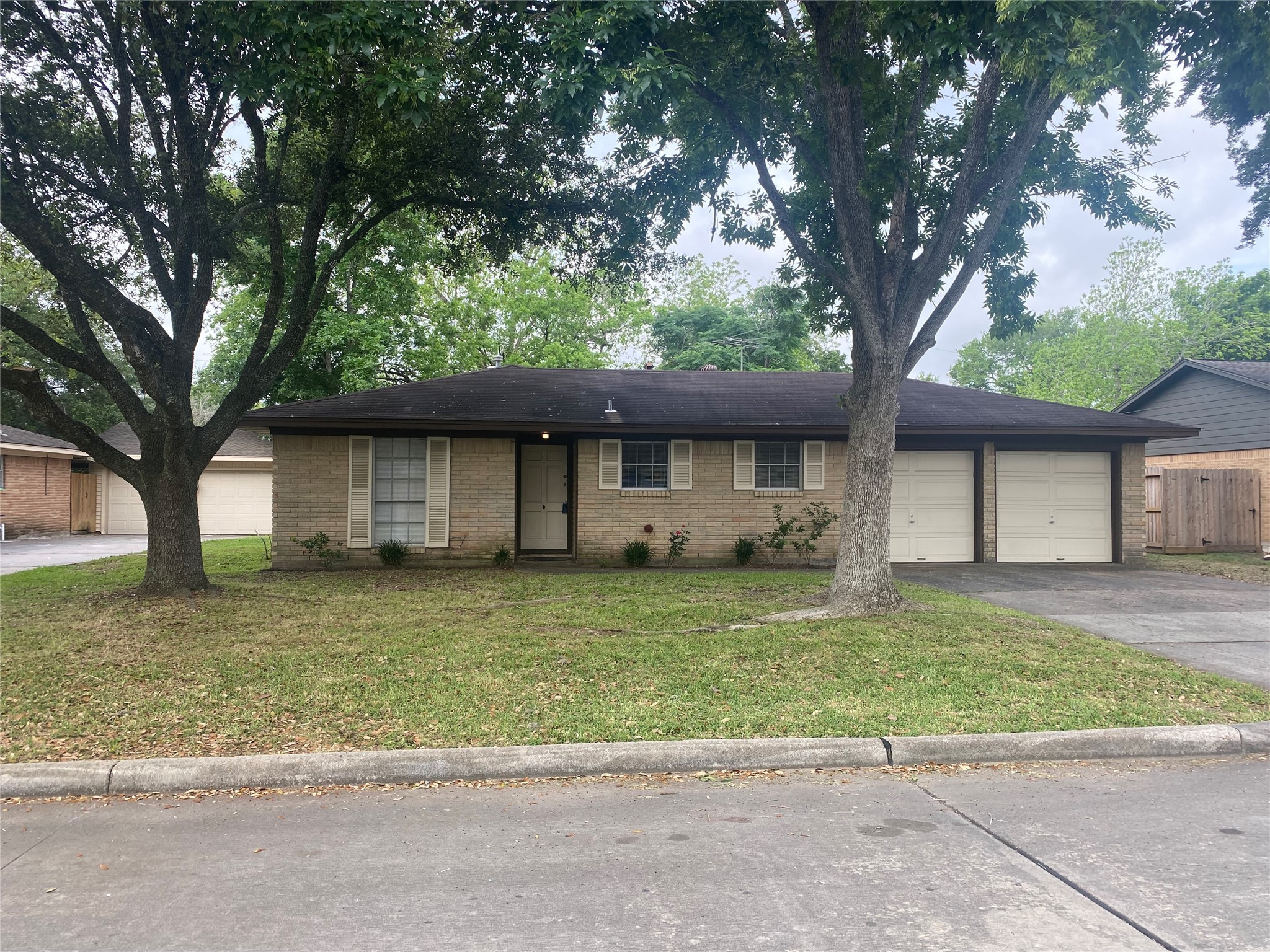 412 Oak Vista Drive Friendswood TX 77546