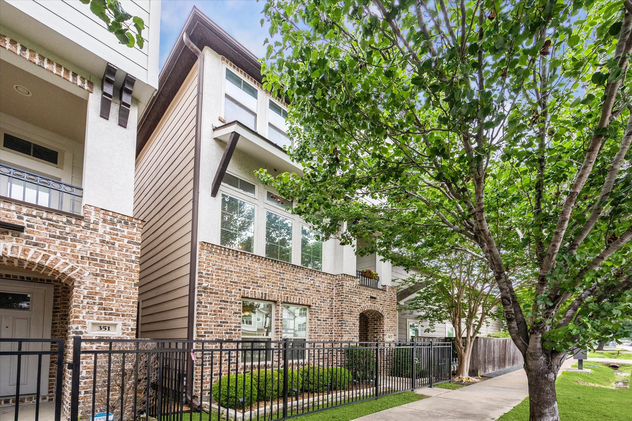 349 W 26th Street Houston TX 77008