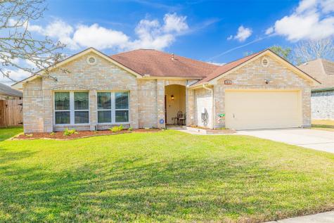 1811 Edinburg Avenue League City TX 77573