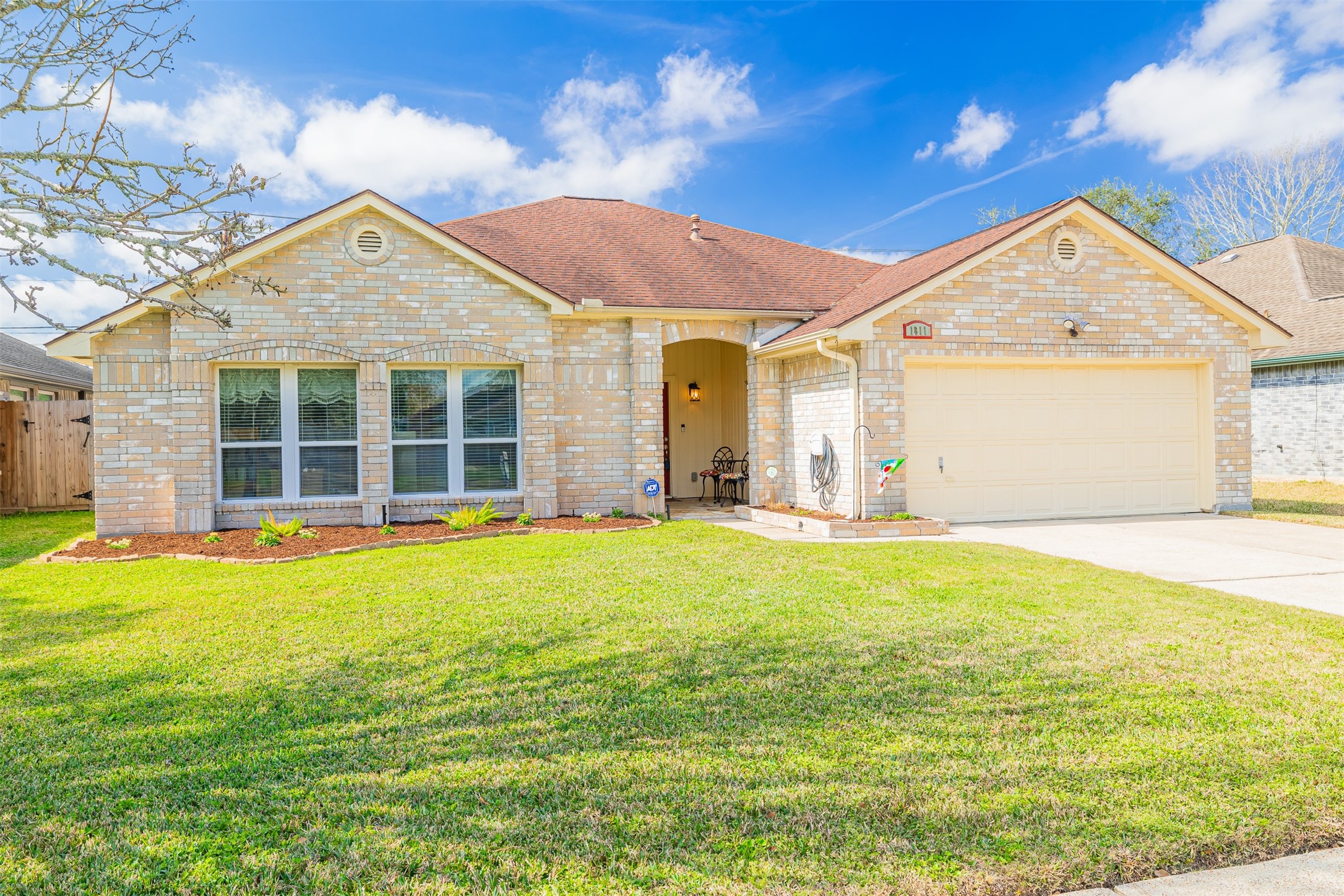 1811 Edinburg Avenue League City TX 77573