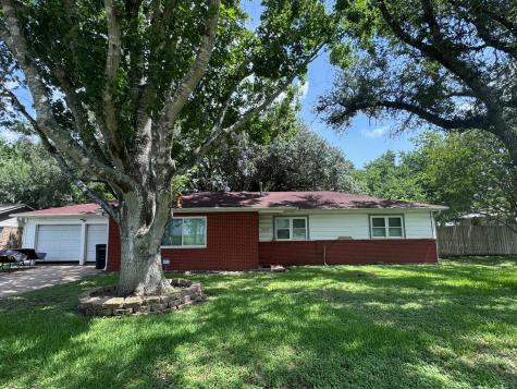 1908 W Norris Street El Campo TX 77437