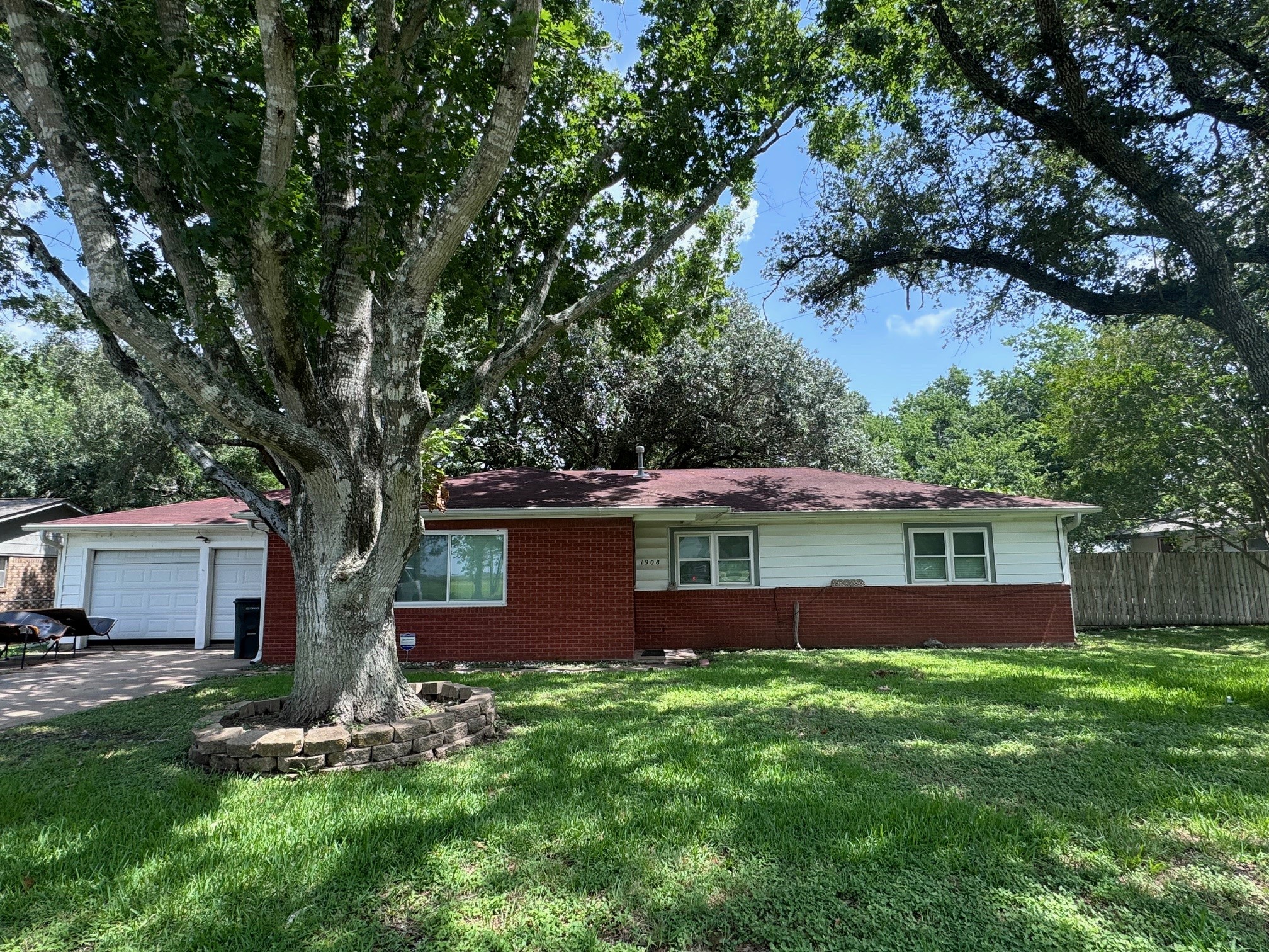 1908 W Norris Street El Campo TX 77437
