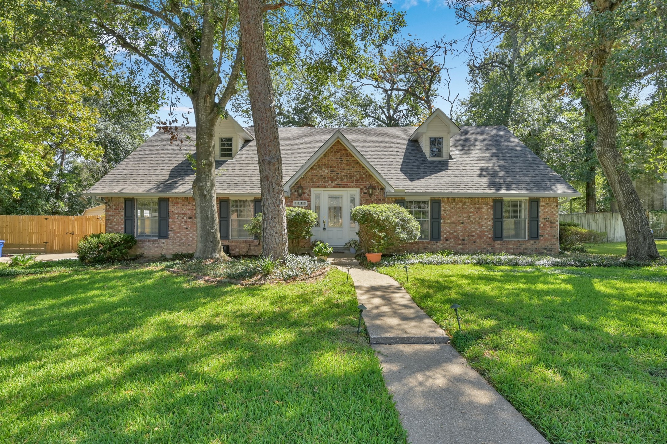 119 Willowbend Street Huntsville TX 77320