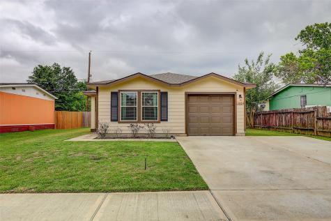 1904 N 7th Street Baytown TX 77520