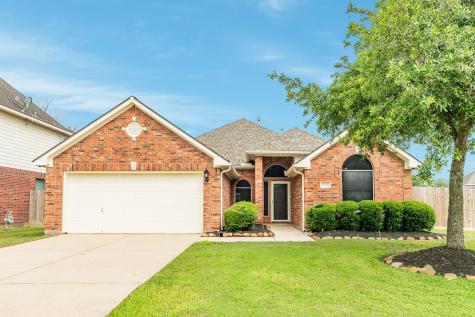 1503 Allison Street Alvin TX 77511