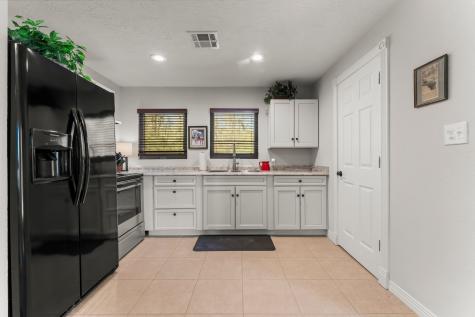 812 Lake Livingston Boulevard Livingston TX 77351