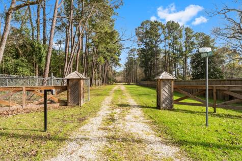 812 Lake Livingston Boulevard Livingston TX 77351