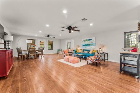 812 Lake Livingston Boulevard Livingston TX 77351