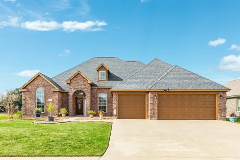203 Majestic Oak Circle Lake Jackson TX 77566