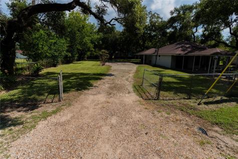 417 Hardy Street Clute TX 77531