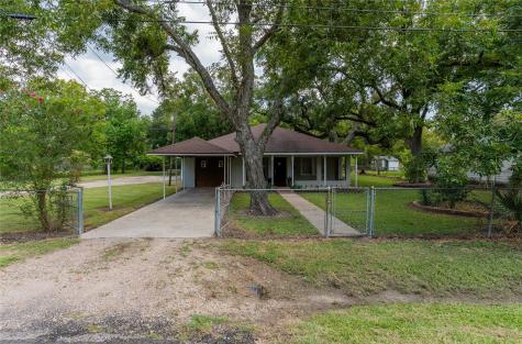 417 Hardy Street Clute TX 77531