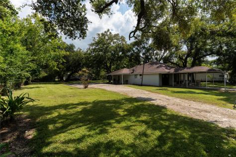 417 Hardy Street Clute TX 77531