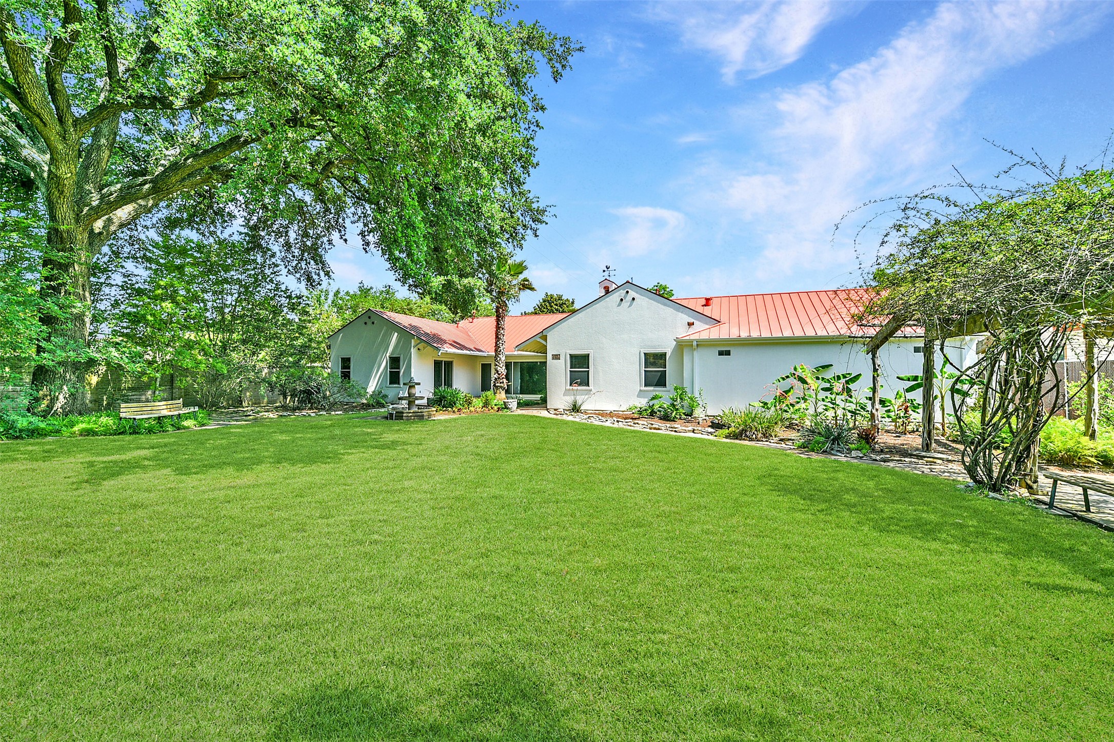 5423 Braeburn Drive Bellaire TX 77401