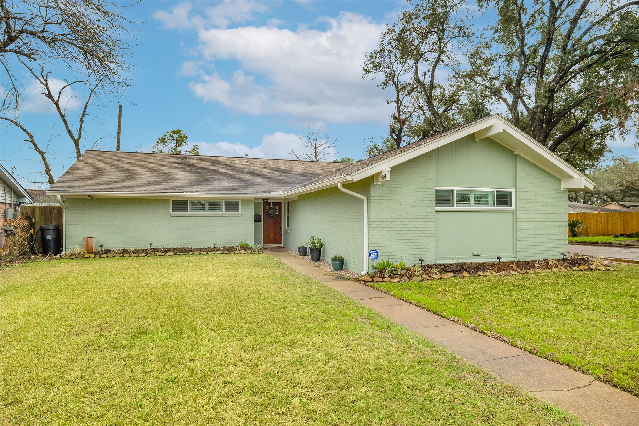 5619 De Lange Lane Houston TX 77092