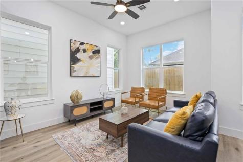 1805 Emir Street M Houston TX 77009