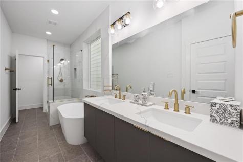 1805 Emir Street M Houston TX 77009