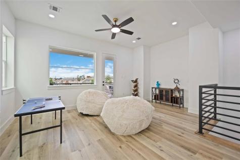 1805 Emir Street M Houston TX 77009