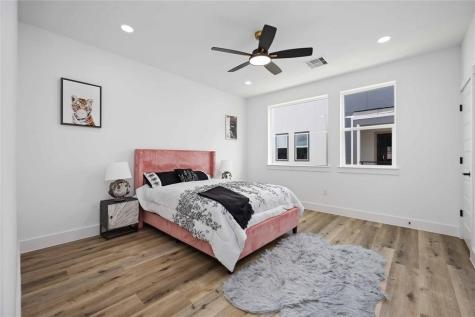 1805 Emir Street M Houston TX 77009