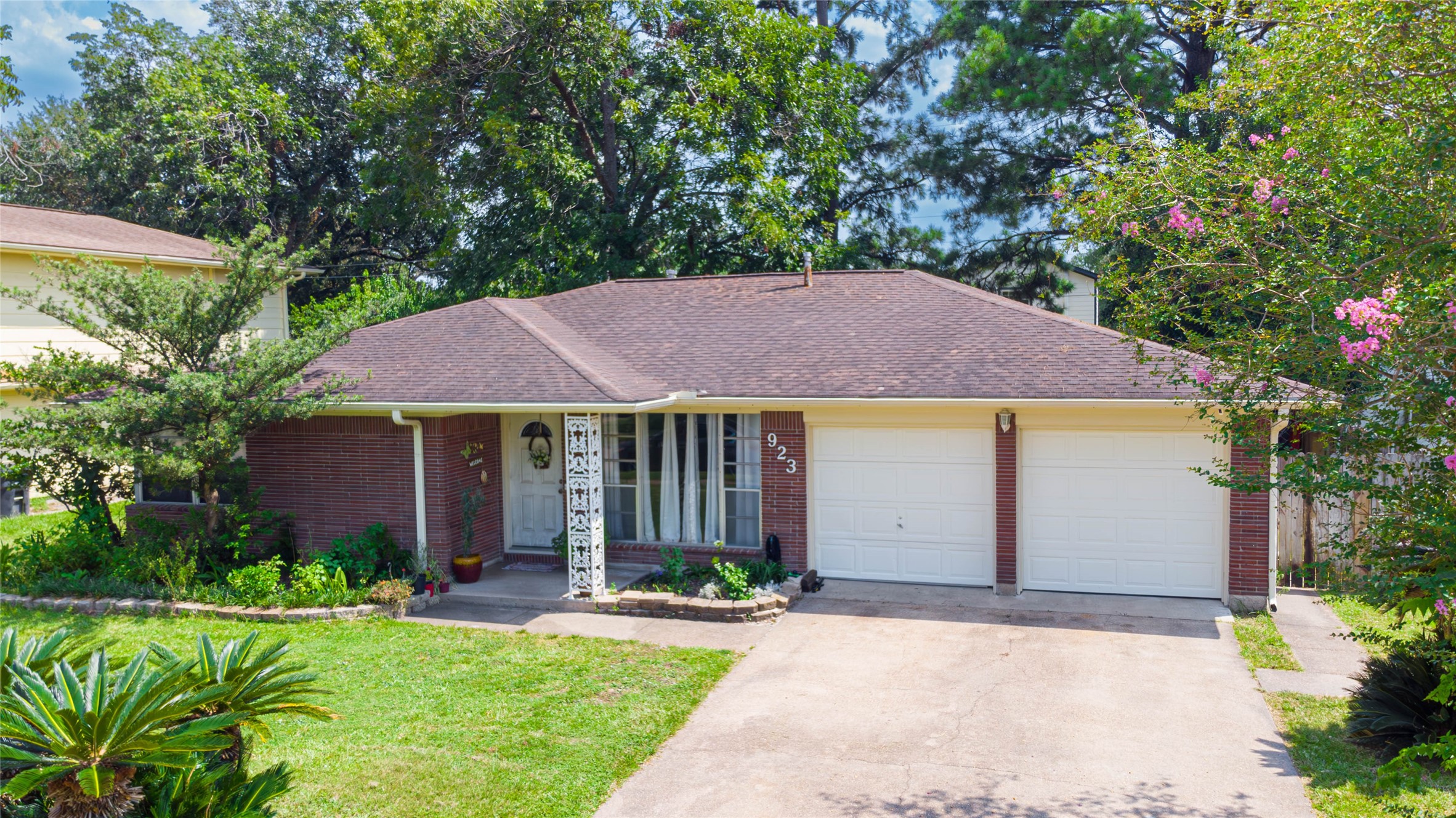 923 Saddle Rock Drive Houston TX 77088