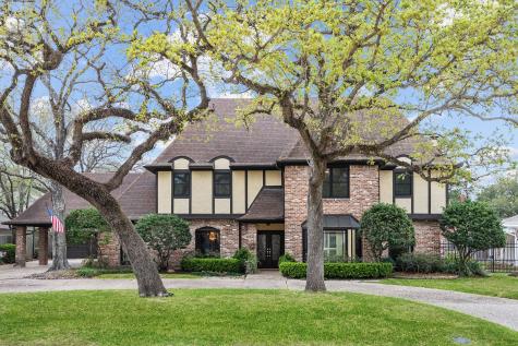 611 Stoneleigh Drive Houston TX 77079