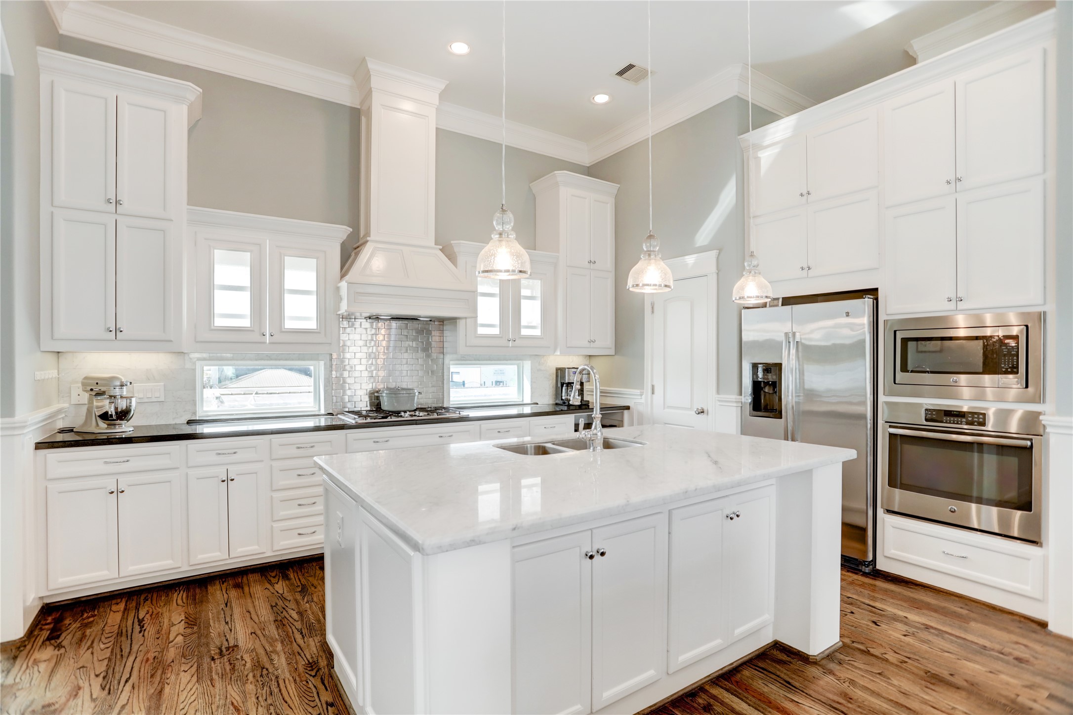 2103 Bidwell Drive Houston TX 77018